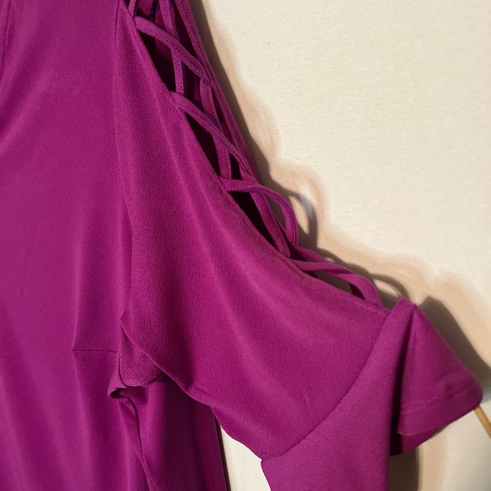 Adrianna Papell Strapped Split  Sleeve V-Neck Stretch Top Blouse Tee Size 1x. - Picture 3 of 7